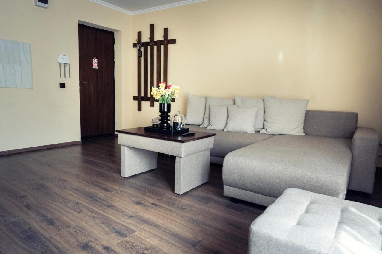 London Apartments Vaslui Exterior photo